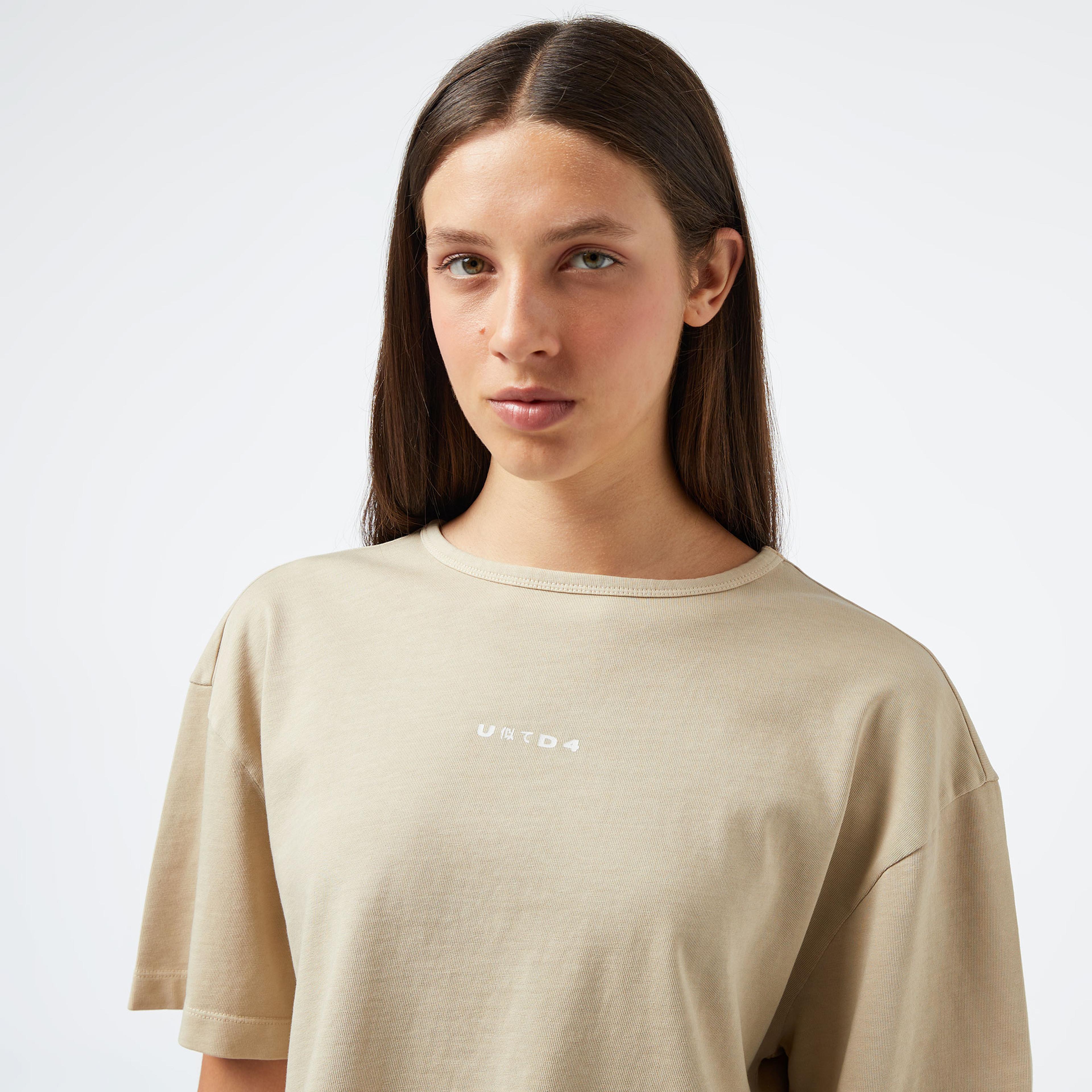 United4 Essentials Kadın Bej Crop Tişört United4 Essentials Kadın Bej Crop Tişört