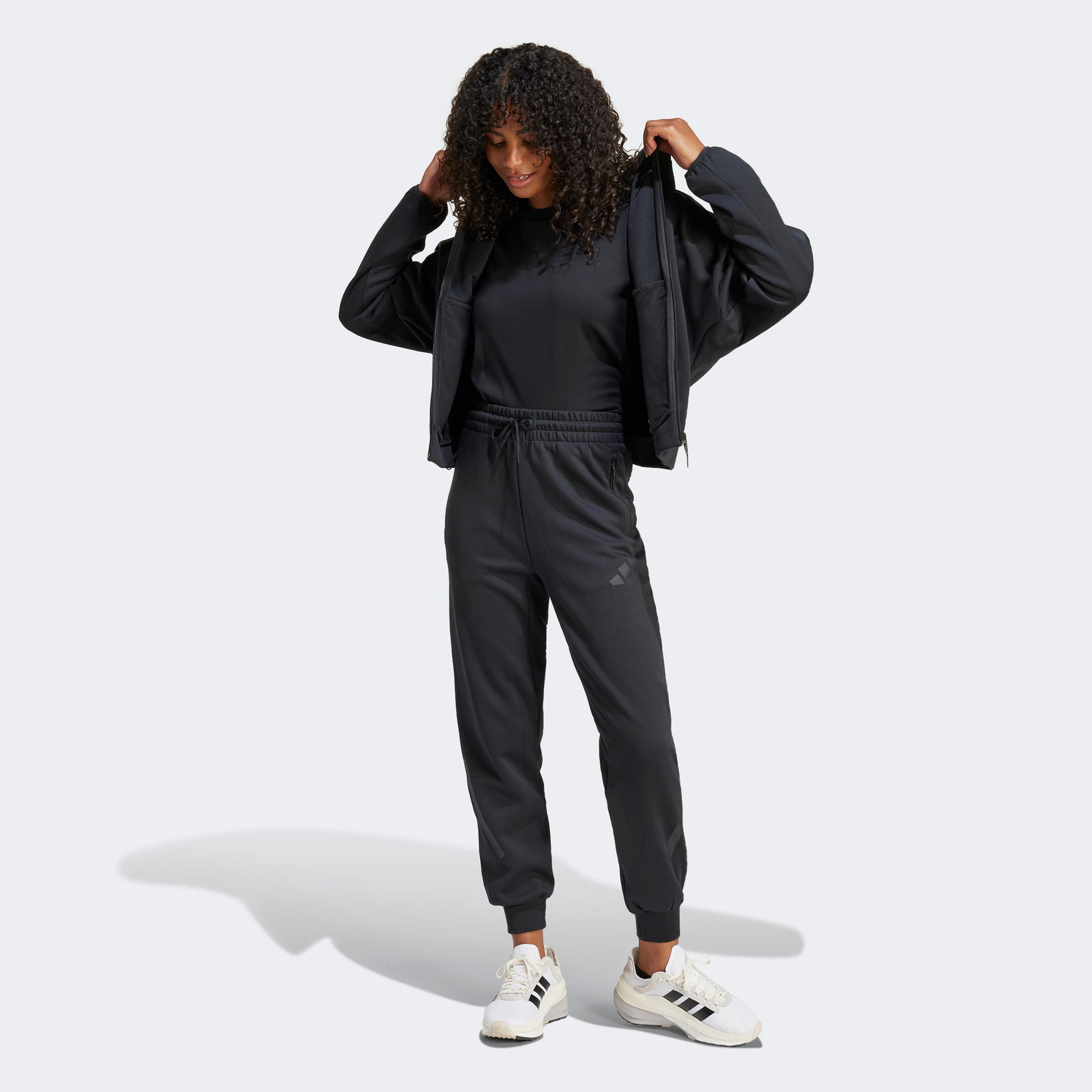 adidas Z.N.E. Kadın Siyah Günlük Eşofman Altı adidas Z.N.E. Kadın Siyah Günlük Eşofman Altı