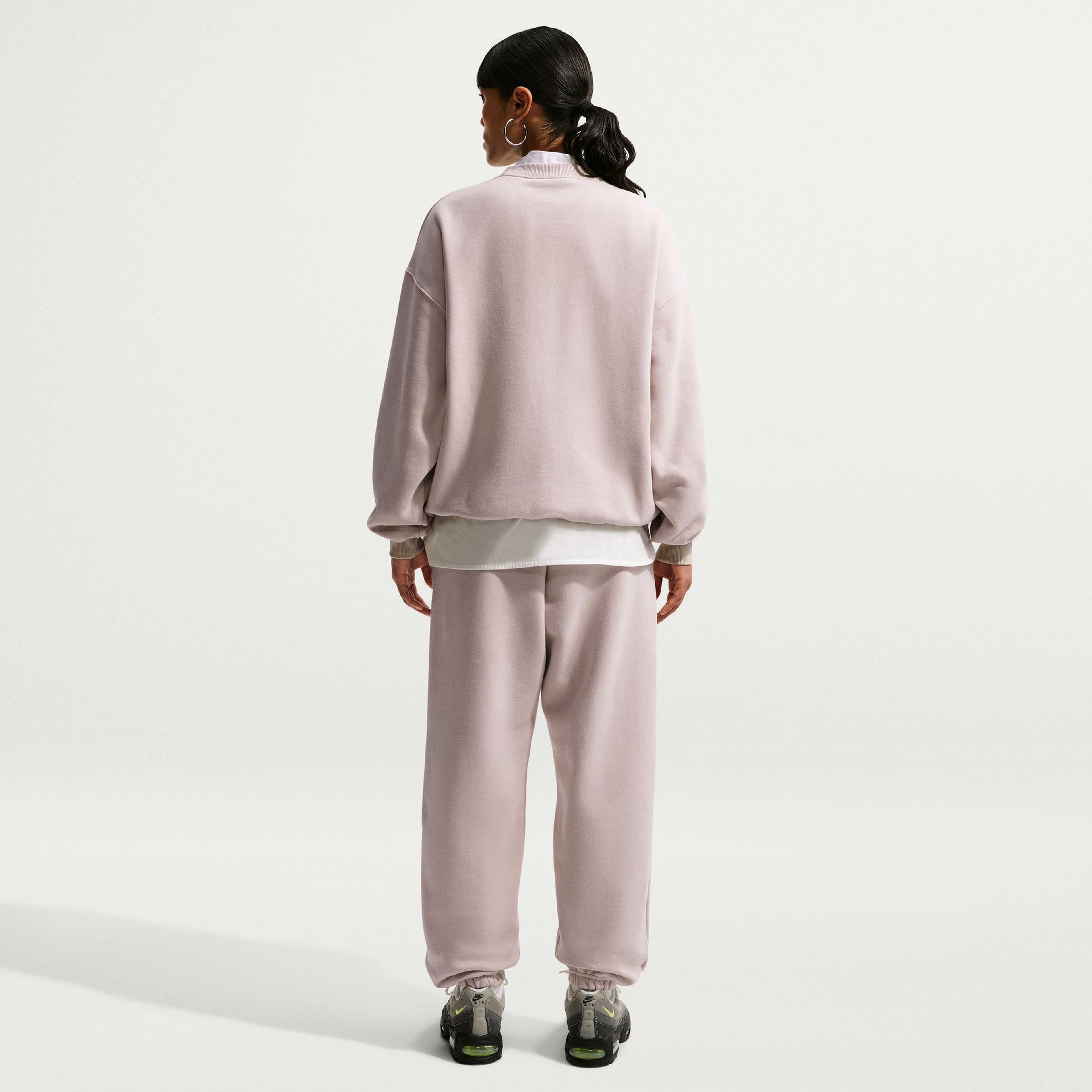 Nike Studio Fleece Oversize Dar Paça Kadın Bej Eşofman Altı Nike Studio Fleece Oversize Dar Paça Kadın Bej Eşofman Altı